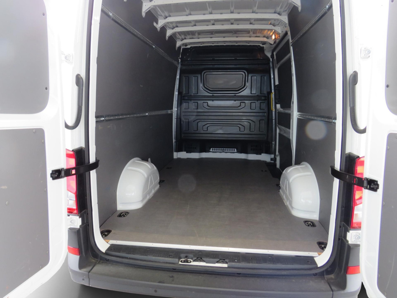 فان VOLKSWAGEN Crafter 35 L3H3 Kasten Klima ZV: صورة 7 فان VOLKSWAGEN Crafter 35 L3H3 Kasten Klima ZV: صورة 7