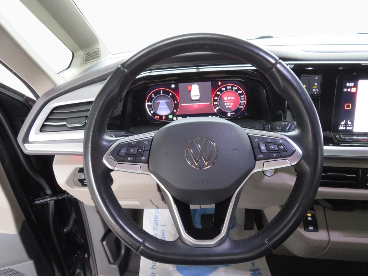 VOLKSWAGEN T7 Multivan 2.0 TDI 110 kW Life Navi LED Klima - سيارة: صورة 2 VOLKSWAGEN T7 Multivan 2.0 TDI 110 kW Life Navi LED Klima - سيارة: صورة 2