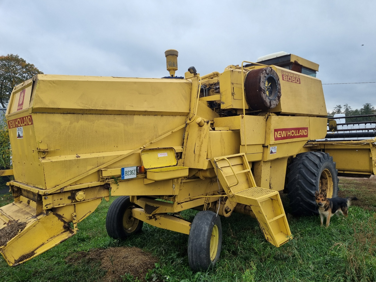 New Holland 8050 - حصادة موحَّدة: صورة 4 New Holland 8050 - حصادة موحَّدة: صورة 4