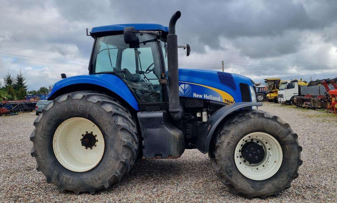 New Holland T8040 - جرار: صورة 3 New Holland T8040 - جرار: صورة 3