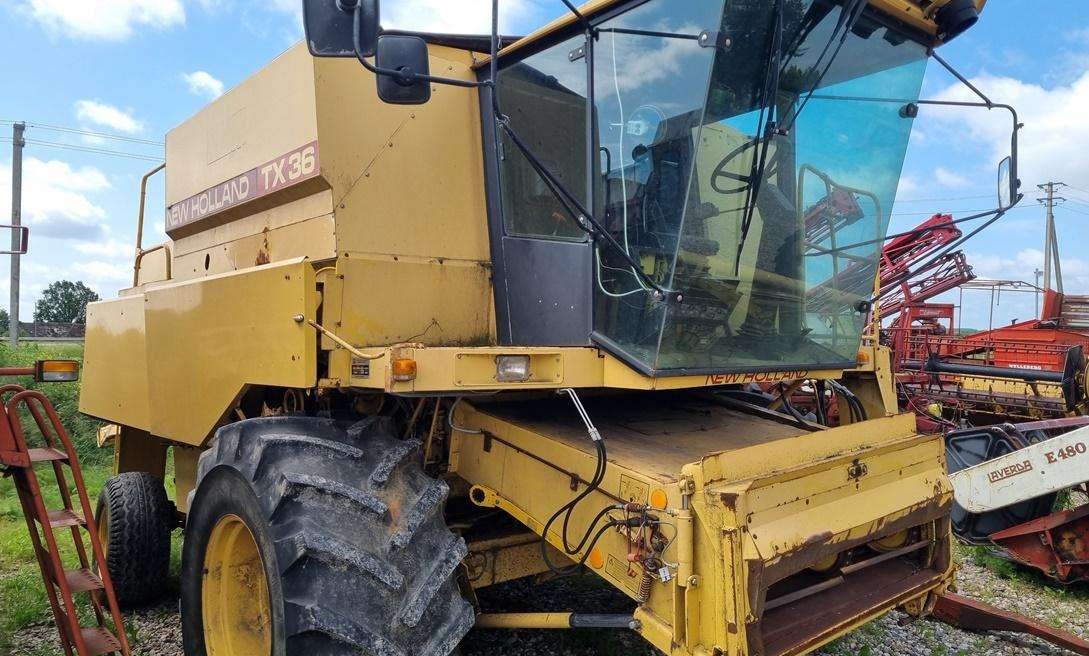 New Holland TX36 - حصادة موحَّدة: صورة 1 New Holland TX36 - حصادة موحَّدة: صورة 1