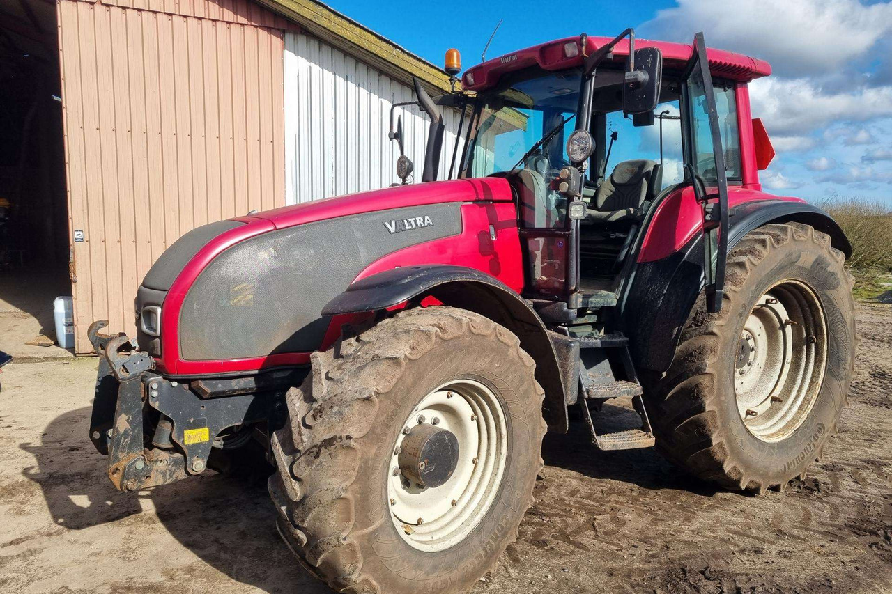 Valtra T190 - جرار: صورة 1 Valtra T190 - جرار: صورة 1