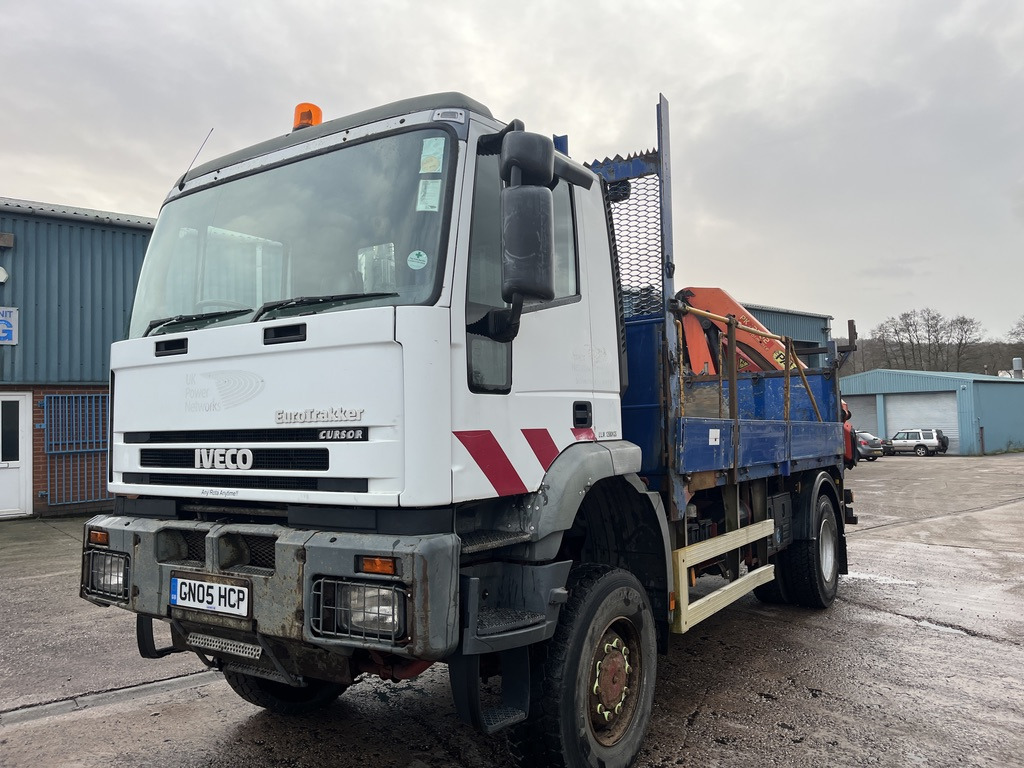 Iveco EuroTrakker 180E27 4x4 Rigid - شاحنات مسطحة: صورة 1 Iveco EuroTrakker 180E27 4x4 Rigid - شاحنات مسطحة: صورة 1