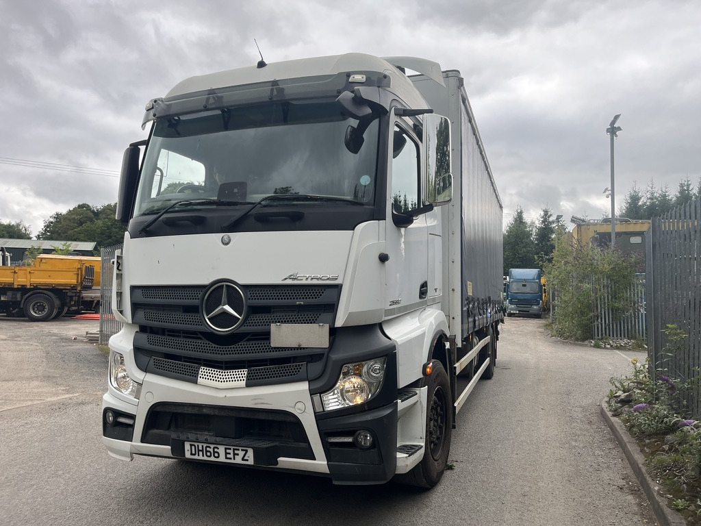 Mercedes Actros 2532 6x2 Curtaij side - شاحنة ستارة: صورة 2 Mercedes Actros 2532 6x2 Curtaij side - شاحنة ستارة: صورة 2