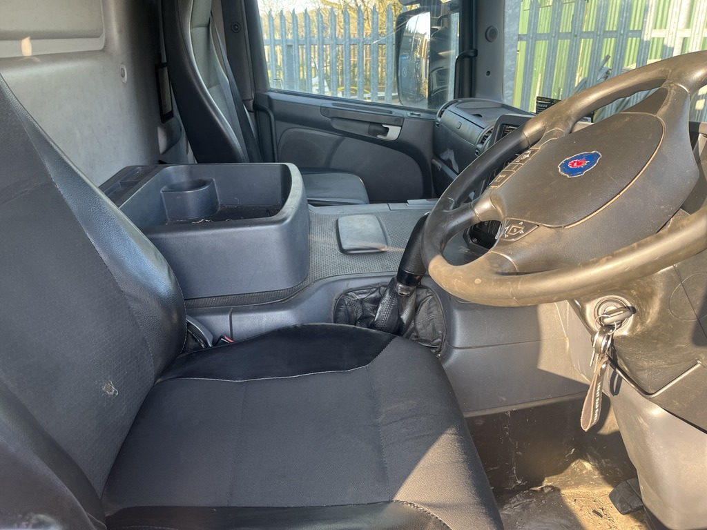 Scania P230 4x2 Curtain side - شاحنة ستارة: صورة 5 Scania P230 4x2 Curtain side - شاحنة ستارة: صورة 5