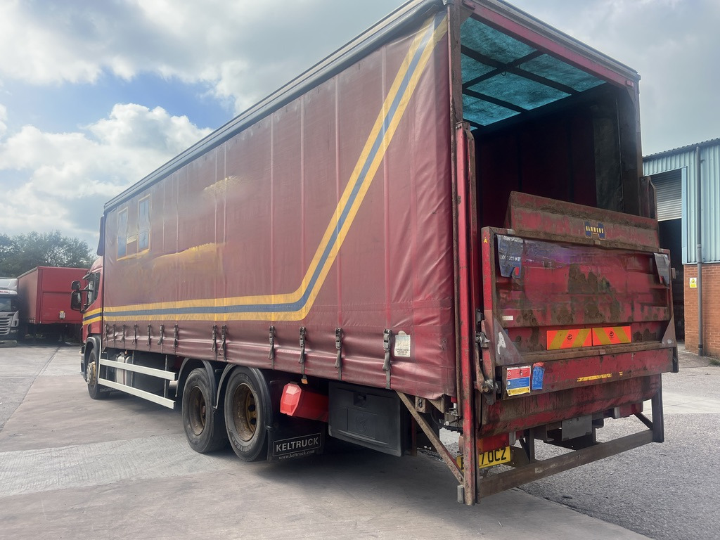 Scania P270 6x2 Curtain side. - شاحنة ستارة: صورة 4 Scania P270 6x2 Curtain side. - شاحنة ستارة: صورة 4