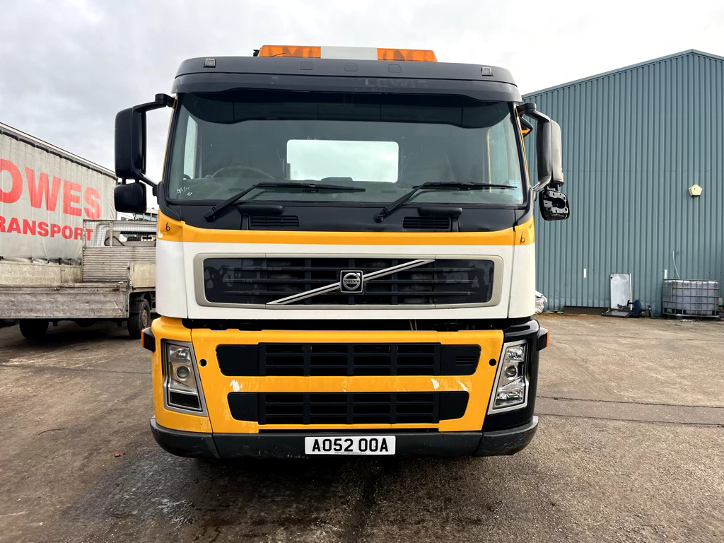 VOLVO FM9 260 6X2 - شاحنة هيكل كابينة: صورة 4 VOLVO FM9 260 6X2 - شاحنة هيكل كابينة: صورة 4