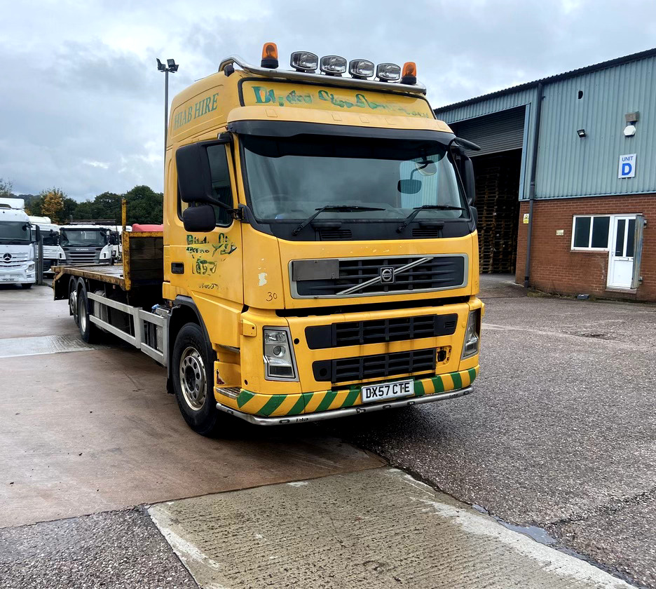 VOLVO FM9 340 6x2 - شاحنات مسطحة: صورة 1 VOLVO FM9 340 6x2 - شاحنات مسطحة: صورة 1