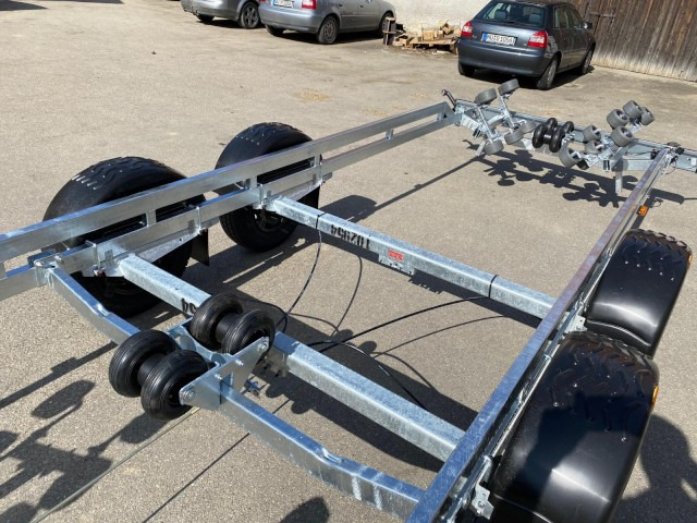 جديدة مقطورة القارب Brenderup Brenderup Premium Bootsanhänger 303500TB SRX mit Superrollen, 3,5 to. 8,7m/ 30 Fuß: صورة 7