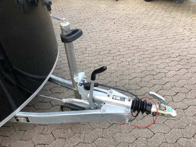 Cheval Liberte Debon Roadster 500 Alu + Türe 2000 kg, 100 km/h, 320x167x200cm - مقطورة صندوق مغلق: صورة 2 Cheval Liberte Debon Roadster 500 Alu + Türe 2000 kg, 100 km/h, 320x167x200cm - مقطورة صندوق مغلق: صورة 2