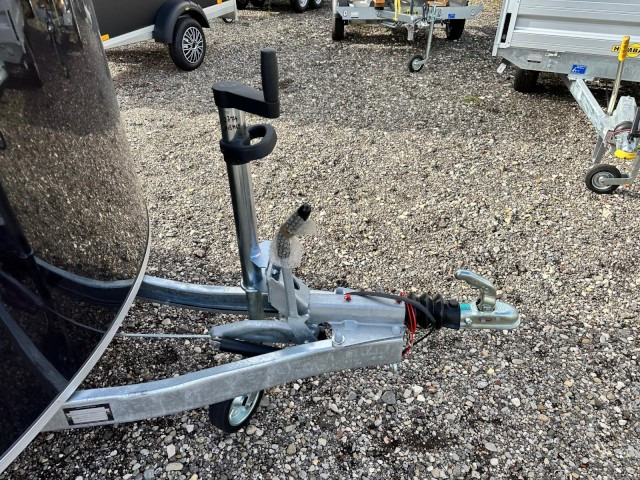 Cheval Liberte Debon Roadster 500 Sandwich Verkaufsklappe 2600 kg, 100 km/h, 320x167x200cm - مقطورة صندوق مغلق: صورة 3 Cheval Liberte Debon Roadster 500 Sandwich Verkaufsklappe 2600 kg, 100 km/h, 320x167x200cm - مقطورة صندوق مغلق: صورة 3