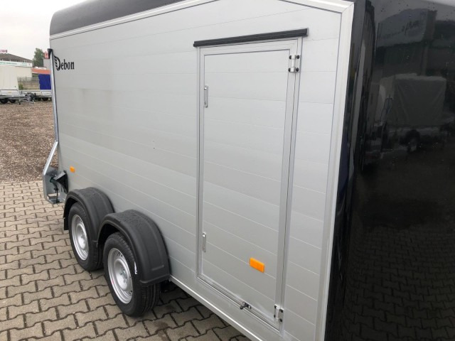 Cheval Liberte Debon Roadster 700 Alu + Türe 2600 kg, 100 km/h, 375x180x202cm - مقطورة صندوق مغلق: صورة 4 Cheval Liberte Debon Roadster 700 Alu + Türe 2600 kg, 100 km/h, 375x180x202cm - مقطورة صندوق مغلق: صورة 4