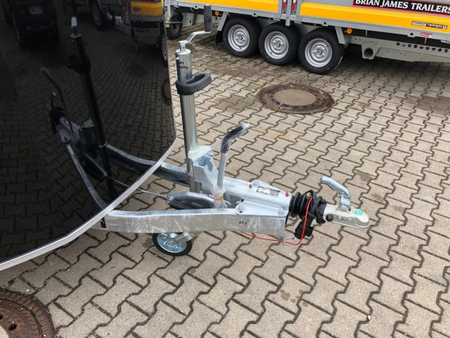 Cheval Liberte Debon Roadster 700 Alu + Türe 2600 kg, 100 km/h, 375x180x202cm - مقطورة صندوق مغلق: صورة 2 Cheval Liberte Debon Roadster 700 Alu + Türe 2600 kg, 100 km/h, 375x180x202cm - مقطورة صندوق مغلق: صورة 2