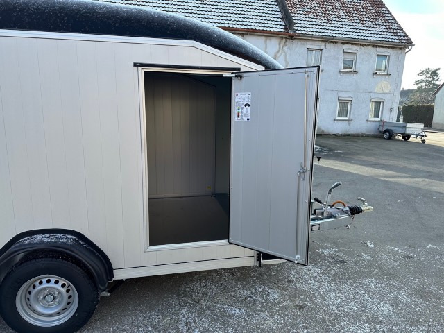 Cheval Liberte Debon Roadster 800 Alu + Türe 3500 kg, 100 km/h, 435x202x202cm - مقطورة صندوق مغلق: صورة 4 Cheval Liberte Debon Roadster 800 Alu + Türe 3500 kg, 100 km/h, 435x202x202cm - مقطورة صندوق مغلق: صورة 4