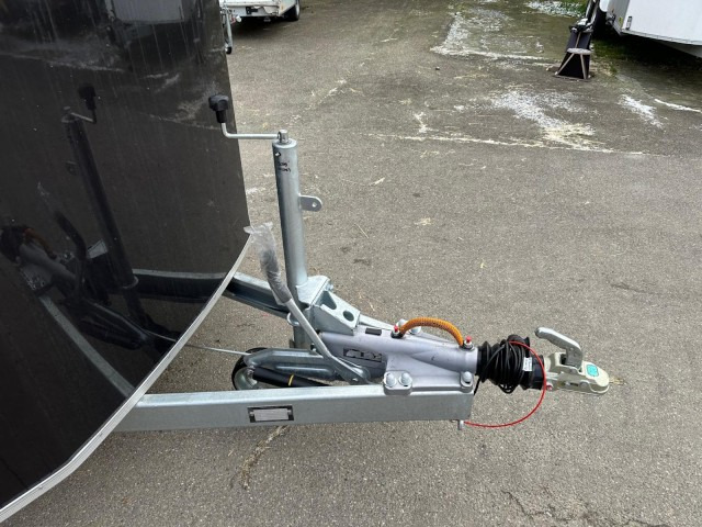 Cheval Liberte Debon Roadster 900 Alu + Türe 3500 kg, 100 km/h, 495x202x202cm - مقطورة صندوق مغلق: صورة 2 Cheval Liberte Debon Roadster 900 Alu + Türe 3500 kg, 100 km/h, 495x202x202cm - مقطورة صندوق مغلق: صورة 2