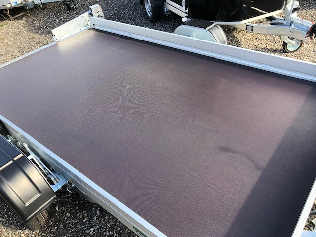 Humbaur Absenkanhänger HKT 132515 S, 2500 x 1565 x 150 mm, 1,35 to. - مقطورة سيارة: صورة 4 Humbaur Absenkanhänger HKT 132515 S, 2500 x 1565 x 150 mm, 1,35 to. - مقطورة سيارة: صورة 4