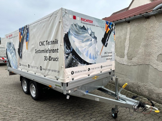 Humbaur HT 253118 Hochlader 2,5 to. mit Hochplane 200 cm, Digitaldruck - مقطورة سيارة: صورة 1 Humbaur HT 253118 Hochlader 2,5 to. mit Hochplane 200 cm, Digitaldruck - مقطورة سيارة: صورة 1