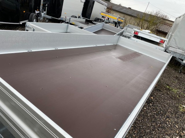 Humbaur HT 305221 GR Hochlader 3,0 to. 5220 x 2070 x 350 mm - مقطورة سيارة: صورة 3 Humbaur HT 305221 GR Hochlader 3,0 to. 5220 x 2070 x 350 mm - مقطورة سيارة: صورة 3