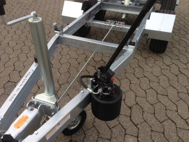 Humbaur HUK 273117 Heckkipper 2,7 t. 3140 x 1750 x 300 mm, E-Pumpe - مقطورة قلاب: صورة 4 Humbaur HUK 273117 Heckkipper 2,7 t. 3140 x 1750 x 300 mm, E-Pumpe - مقطورة قلاب: صورة 4