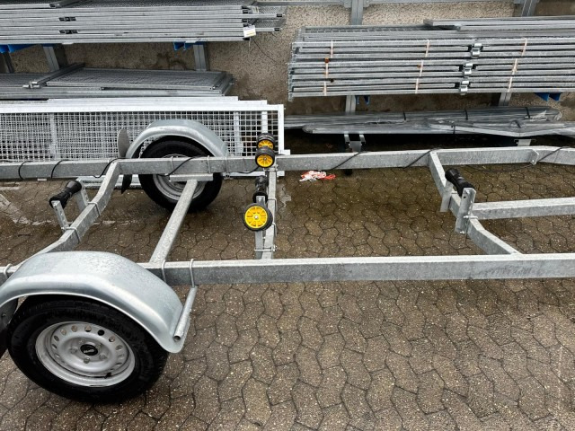 Pega V-Liner 750 kg, 100 km/h, 5,0 x 1,8 m - مقطورة القارب: صورة 4 Pega V-Liner 750 kg, 100 km/h, 5,0 x 1,8 m - مقطورة القارب: صورة 4