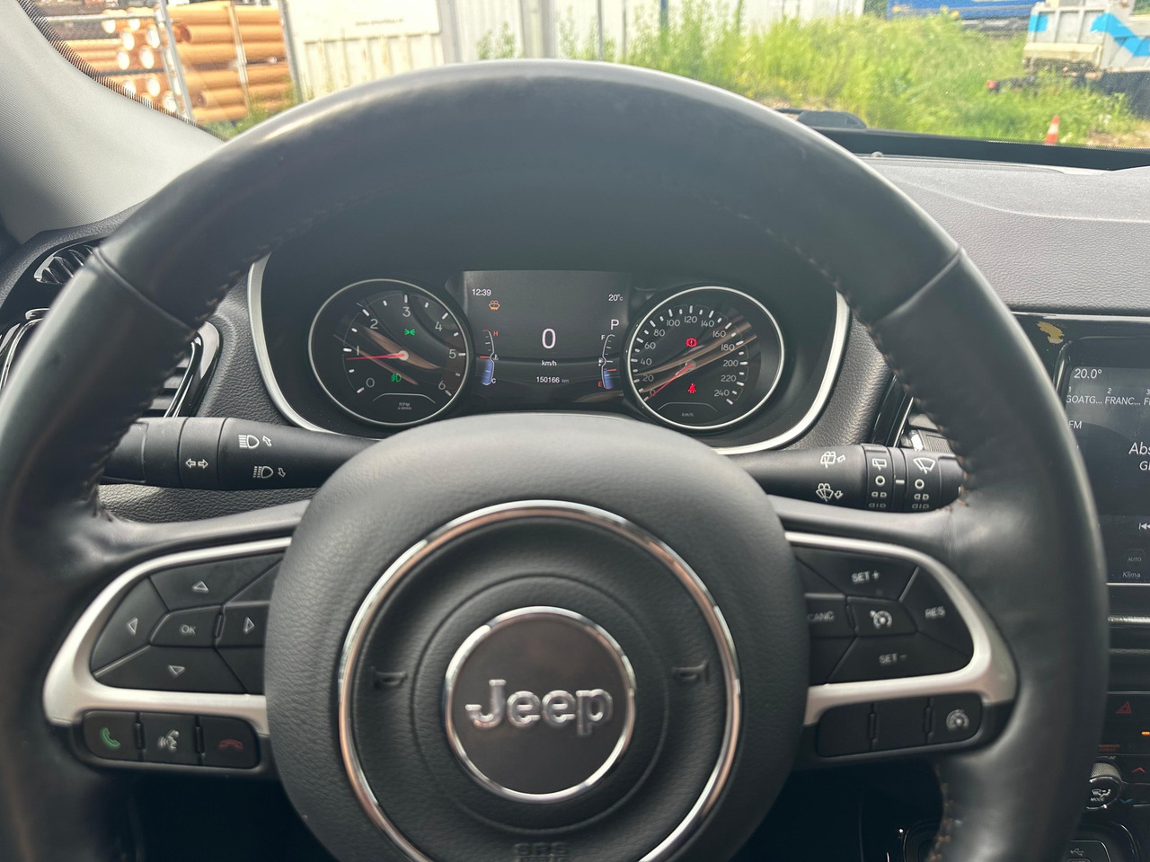 JEEP - سيارة دفع رباعي: صورة 4 JEEP - سيارة دفع رباعي: صورة 4