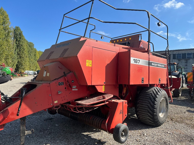 Massey Ferguson 187 - مكبس البالات المستطيله: صورة 1 Massey Ferguson 187 - مكبس البالات المستطيله: صورة 1