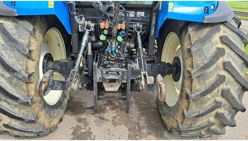 New Holland T 4.105 - جرار: صورة 5 New Holland T 4.105 - جرار: صورة 5