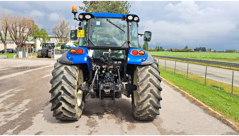 New Holland T 4.105 - جرار: صورة 4 New Holland T 4.105 - جرار: صورة 4