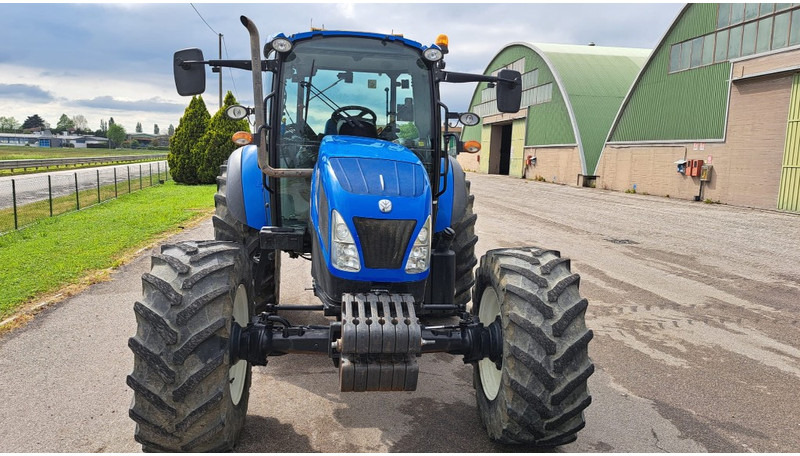 New Holland T 4.105 - جرار: صورة 2 New Holland T 4.105 - جرار: صورة 2