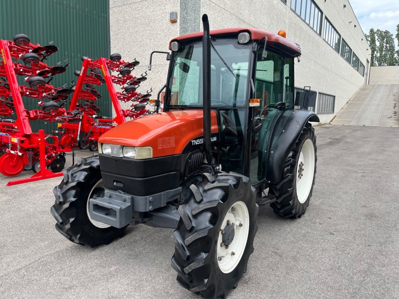 New Holland TN 55 D - جرار: صورة 1 New Holland TN 55 D - جرار: صورة 1