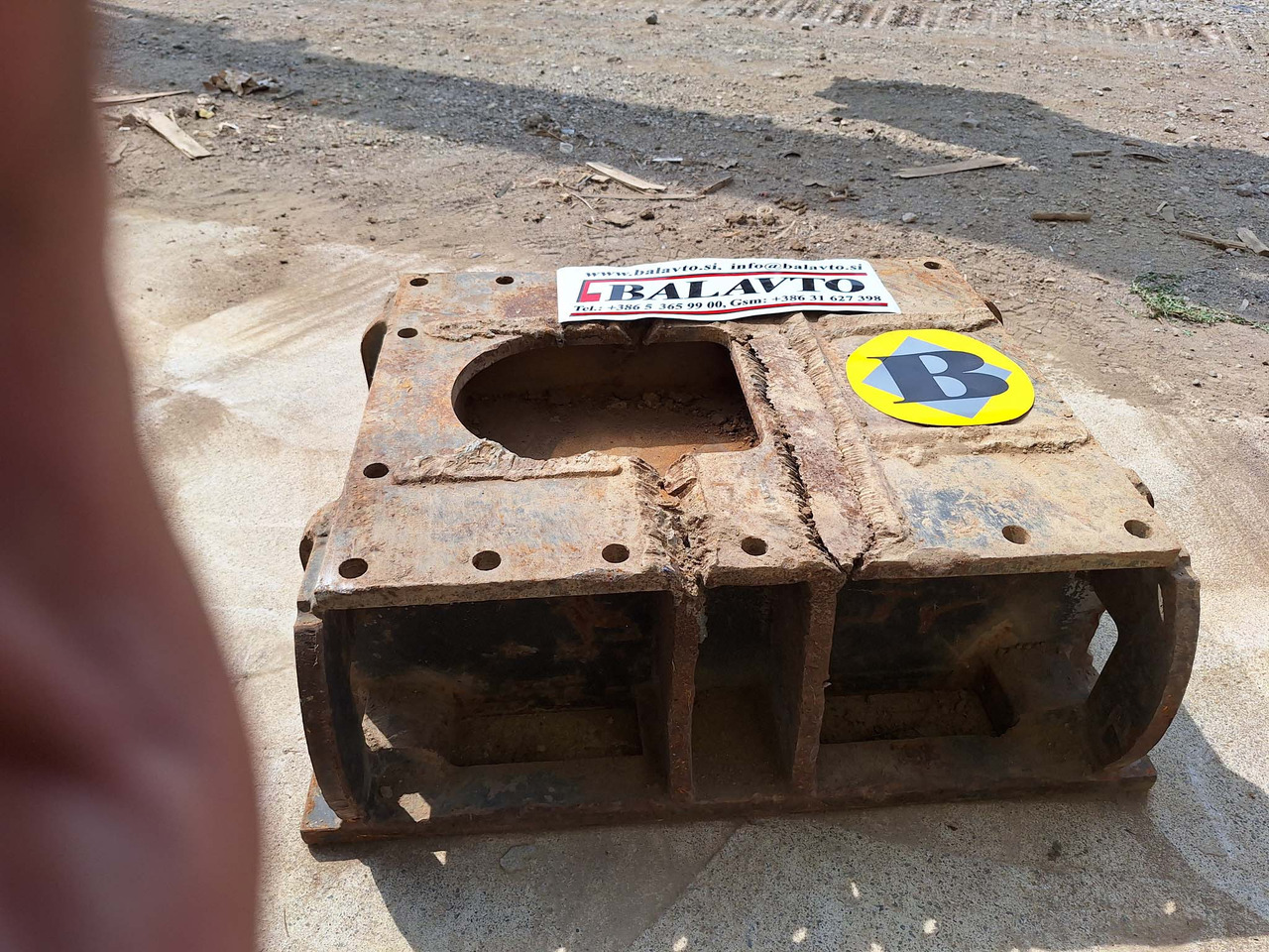 قارنة توصيل هيدروليكي - آلات البناء Balavto attachment plate B1: صورة 8