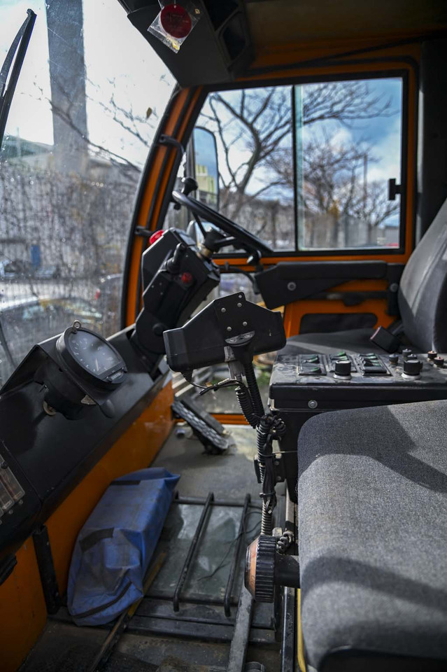 Bucher Schorling CC 5000 City Cat - سياره كنس شوارع: صورة 4 Bucher Schorling CC 5000 City Cat - سياره كنس شوارع: صورة 4