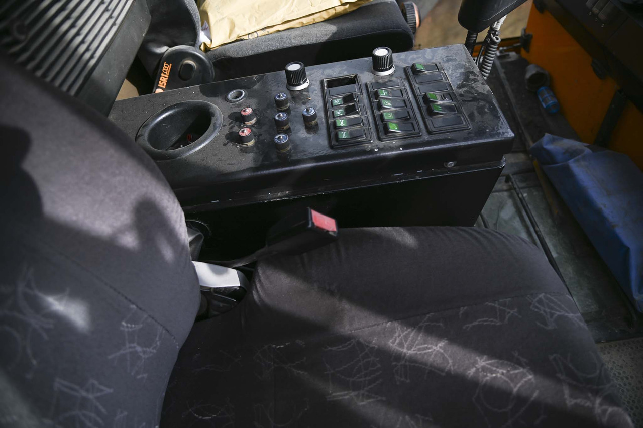 Bucher Schorling CC 5000 City Cat - سياره كنس شوارع: صورة 3 Bucher Schorling CC 5000 City Cat - سياره كنس شوارع: صورة 3