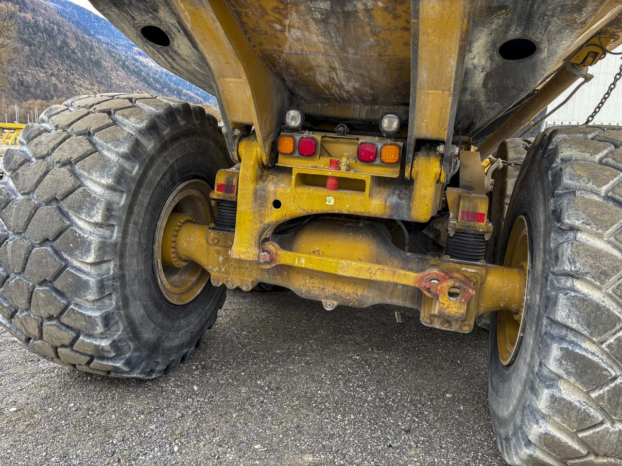 CATERPILLAR 740 - شاحنة قلاب مفصلية: صورة 5 CATERPILLAR 740 - شاحنة قلاب مفصلية: صورة 5