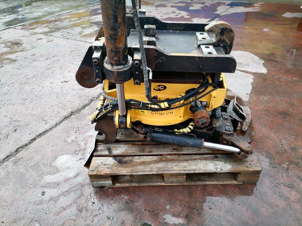 Engcon EC30 Volvo S2 - مُلحق الحفار الدوار: صورة 2 Engcon EC30 Volvo S2 - مُلحق الحفار الدوار: صورة 2
