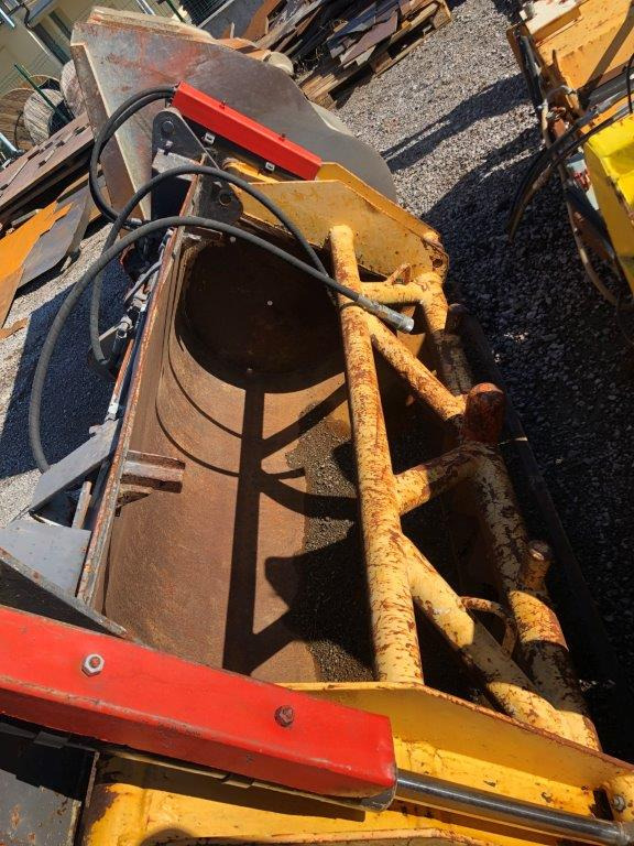 Front loader bucket with closure 2300 mm Volvo - بكت شيول - اللودر بعجل: صورة 1 Front loader bucket with closure 2300 mm Volvo - بكت شيول - اللودر بعجل: صورة 1