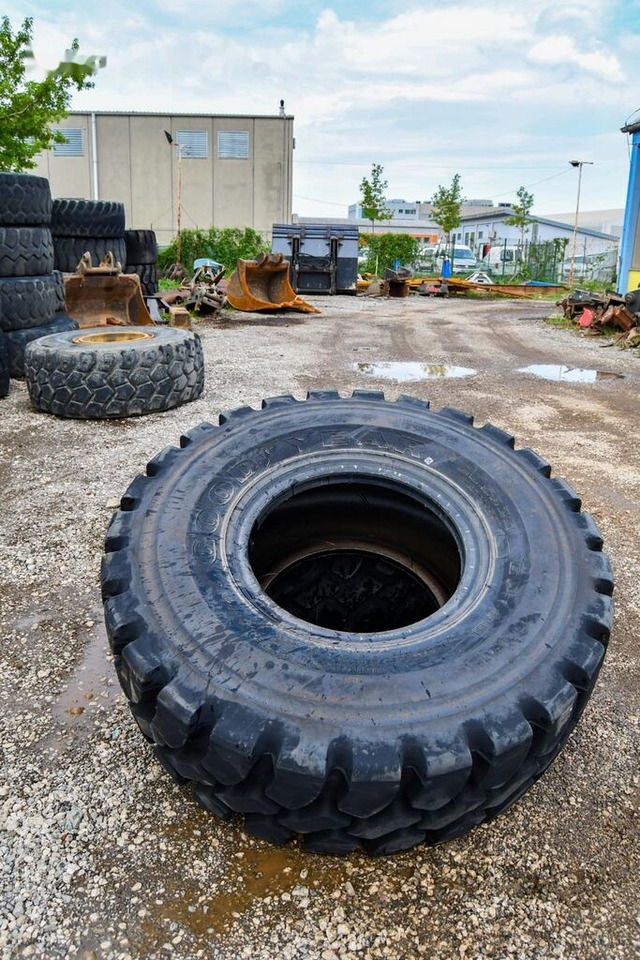Goodyear 20.5R25 - عجلات: صورة 2 Goodyear 20.5R25 - عجلات: صورة 2