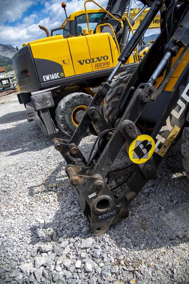 اللودر بعجل HYUNDAI HL740TM-7 for parts: صورة 15