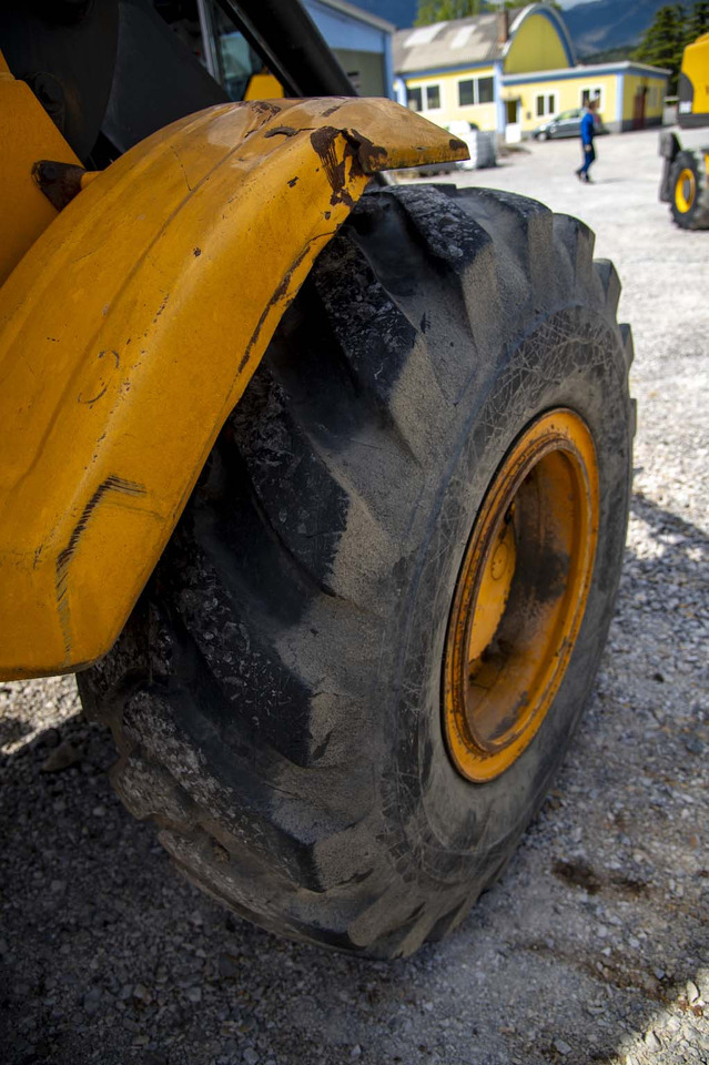 اللودر بعجل HYUNDAI HL740TM-7 for parts: صورة 17