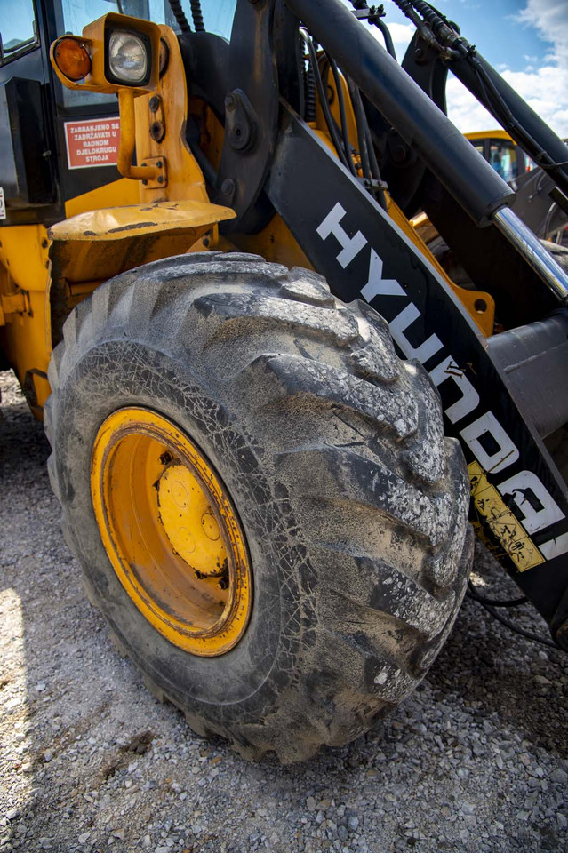 اللودر بعجل HYUNDAI HL740TM-7 for parts: صورة 16