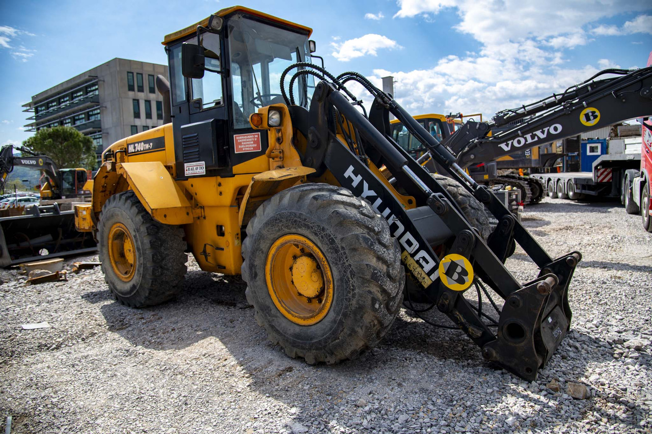 اللودر بعجل HYUNDAI HL740TM-7 for parts: صورة 9