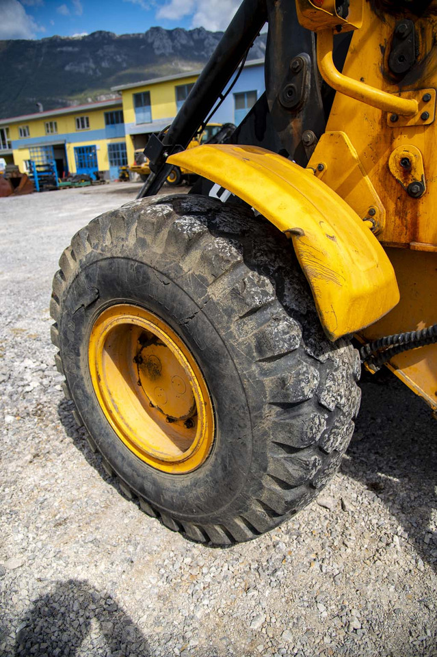 اللودر بعجل HYUNDAI HL740TM-7 for parts: صورة 23