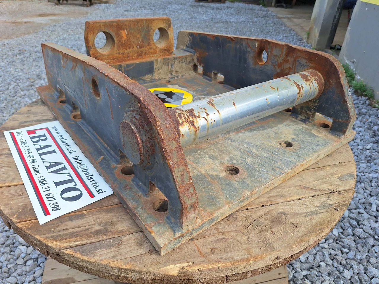 Lehnhoff attachment plate - قارنة توصيل هيدروليكي - آلات البناء: صورة 3 Lehnhoff attachment plate - قارنة توصيل هيدروليكي - آلات البناء: صورة 3