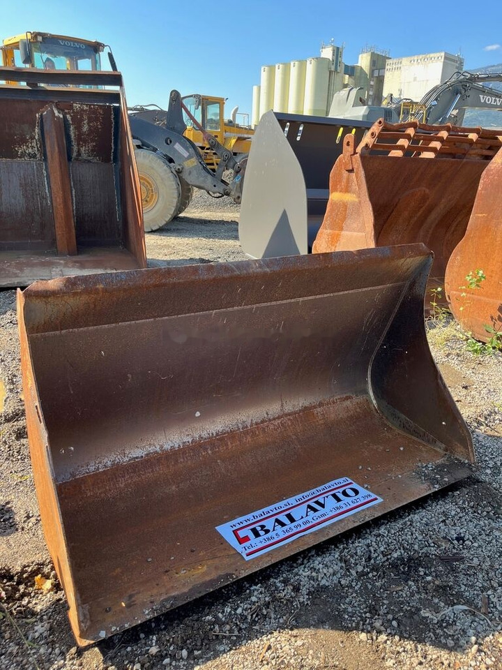 Loader bucket 1650 mm - بكت شيول: صورة 3 Loader bucket 1650 mm - بكت شيول: صورة 3