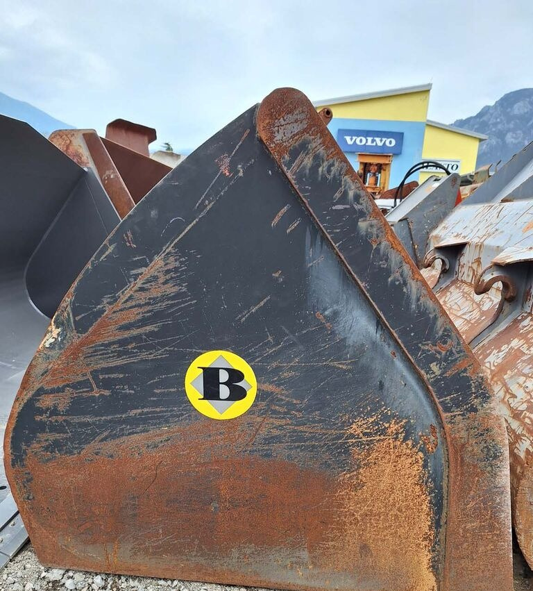 Loader bucket 2200 mm BOE - بكت شيول: صورة 1 Loader bucket 2200 mm BOE - بكت شيول: صورة 1