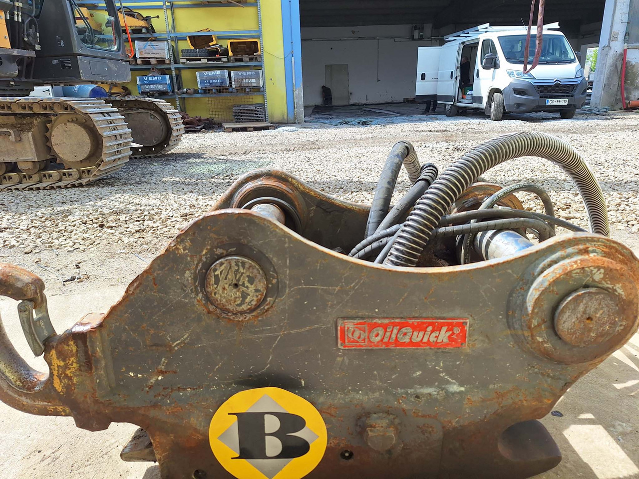 OilQuick quick coupler - قارنة توصيل هيدروليكي - حفارة: صورة 4 OilQuick quick coupler - قارنة توصيل هيدروليكي - حفارة: صورة 4