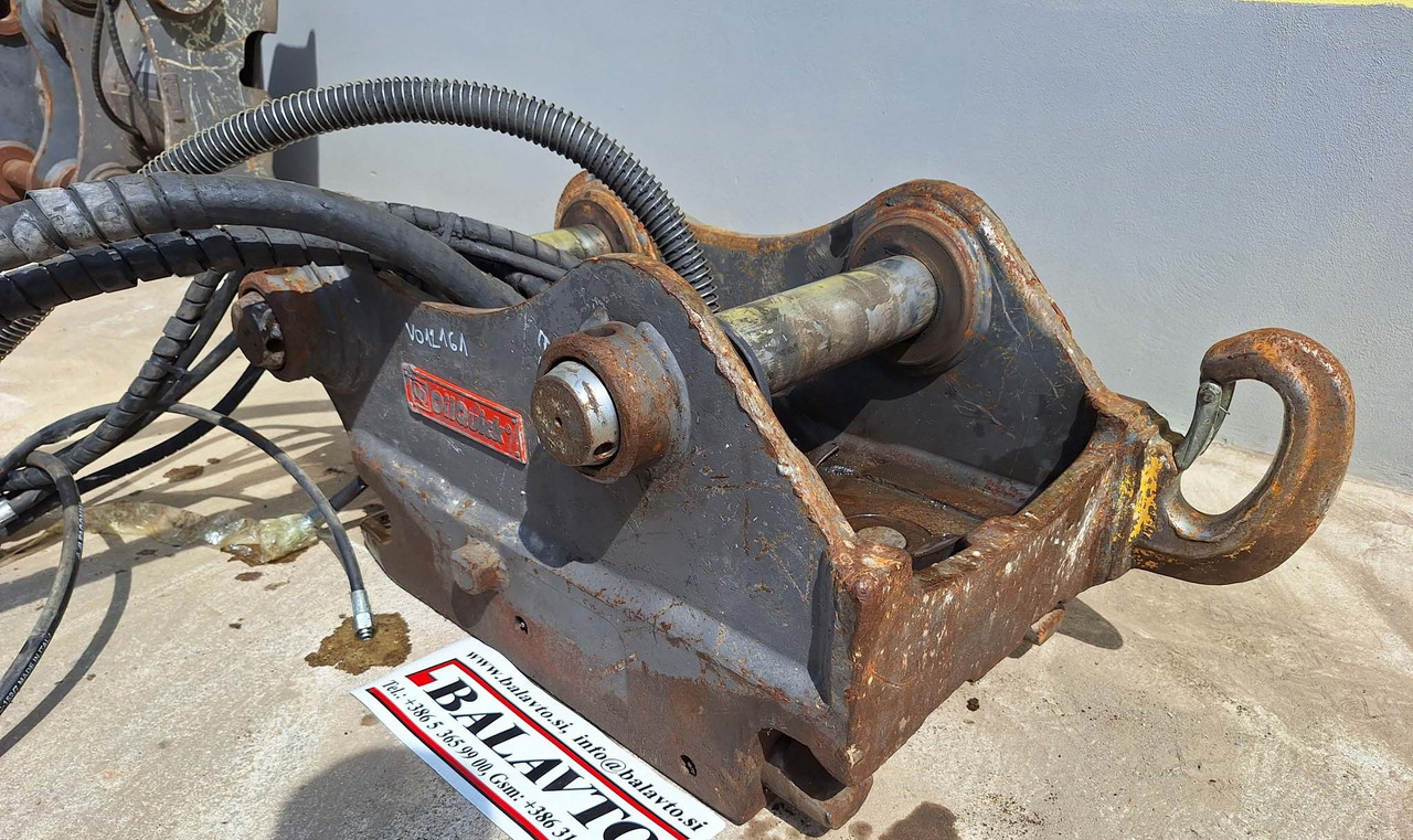 OilQuick quick coupler - قارنة توصيل هيدروليكي - حفارة: صورة 1 OilQuick quick coupler - قارنة توصيل هيدروليكي - حفارة: صورة 1