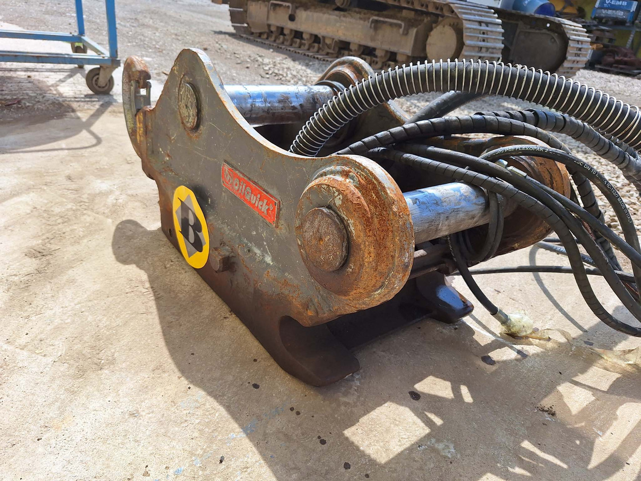 OilQuick quick coupler - قارنة توصيل هيدروليكي - حفارة: صورة 5 OilQuick quick coupler - قارنة توصيل هيدروليكي - حفارة: صورة 5