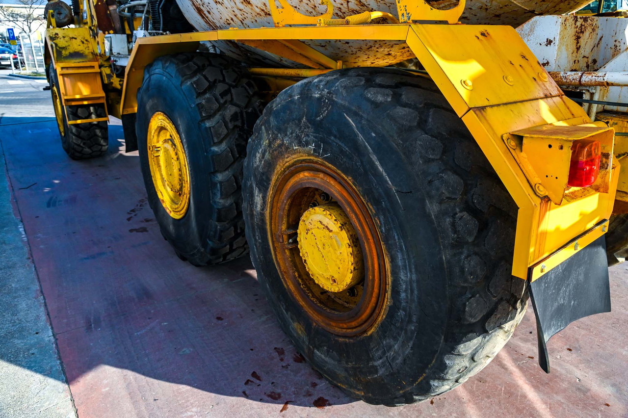 شاحنة خلاطة خرسانة VOLVO A25C 6X6: صورة 24 شاحنة خلاطة خرسانة VOLVO A25C 6X6: صورة 24