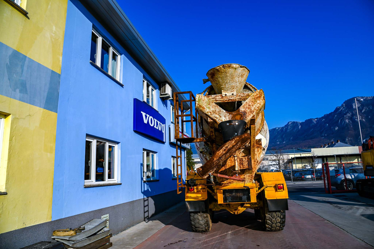 شاحنة خلاطة خرسانة VOLVO A25C 6X6: صورة 14 شاحنة خلاطة خرسانة VOLVO A25C 6X6: صورة 14